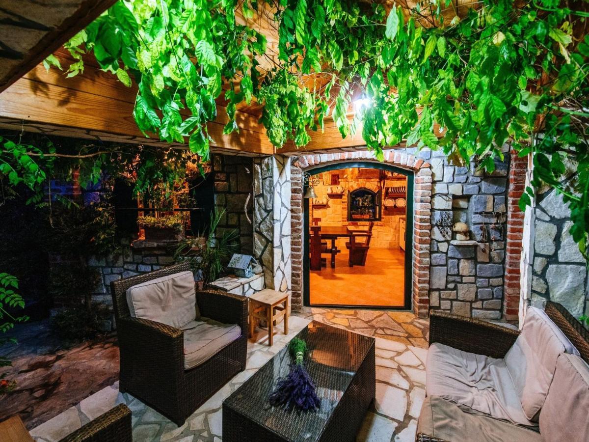 Beautiful Holiday Home With Private Pool, Nice Garden With Relax Area, Taverne Maslenica Exteriér fotografie