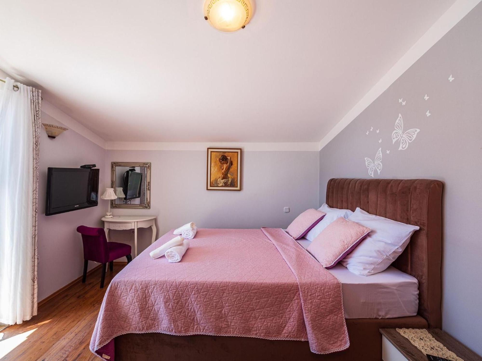 Beautiful Holiday Home With Private Pool, Nice Garden With Relax Area, Taverne Maslenica Exteriér fotografie