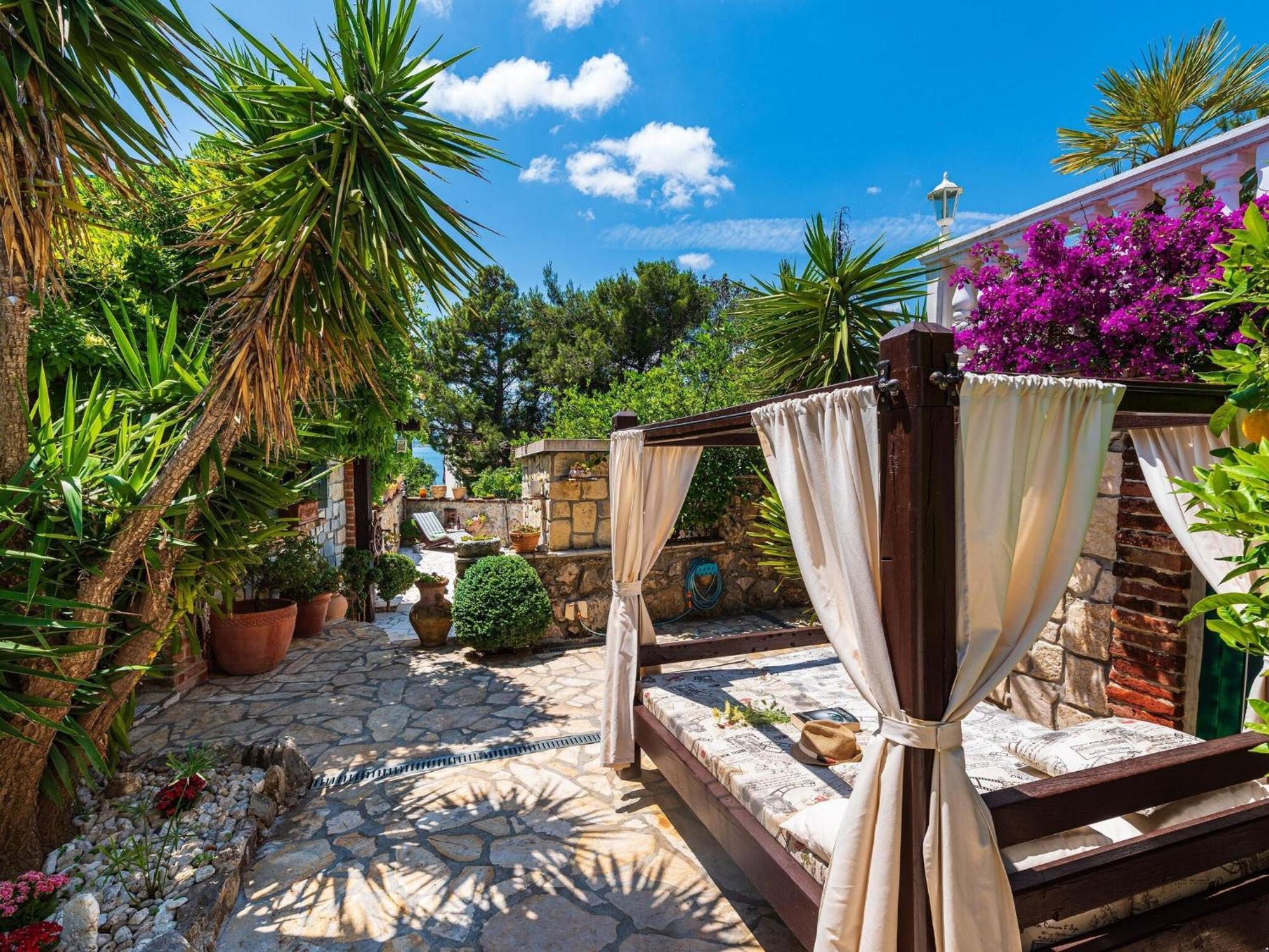 Beautiful Holiday Home With Private Pool, Nice Garden With Relax Area, Taverne Maslenica Exteriér fotografie